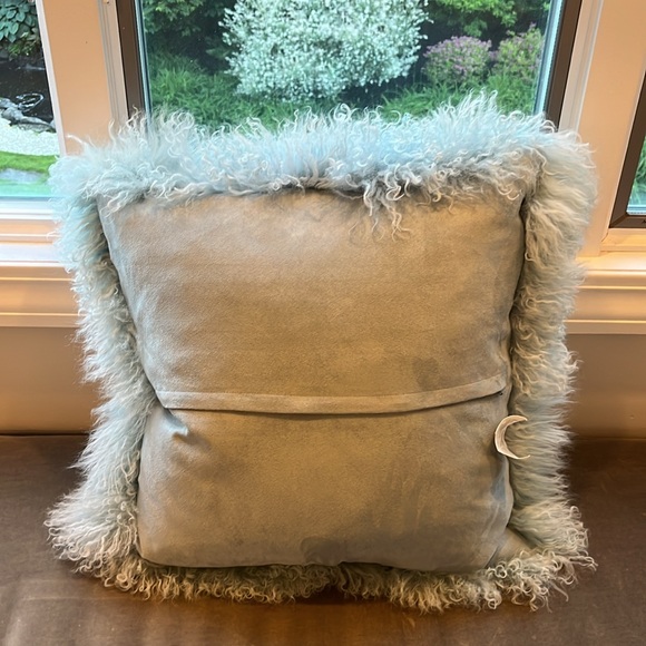 Z Galleries Gorgeous Mongolian Pillows - Picture 2 of 4